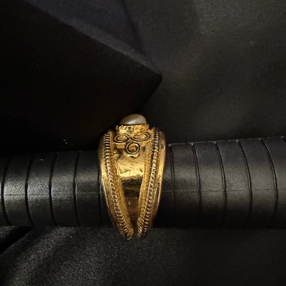 RING GOLD W Pearl like gem. Sz 8 ESTATE SALE FIND Vintage scroll beading… - Picture 3 of 7